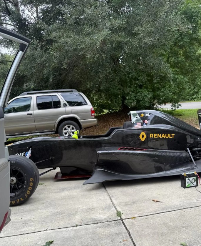 Formula Renault Racing Car — image 1